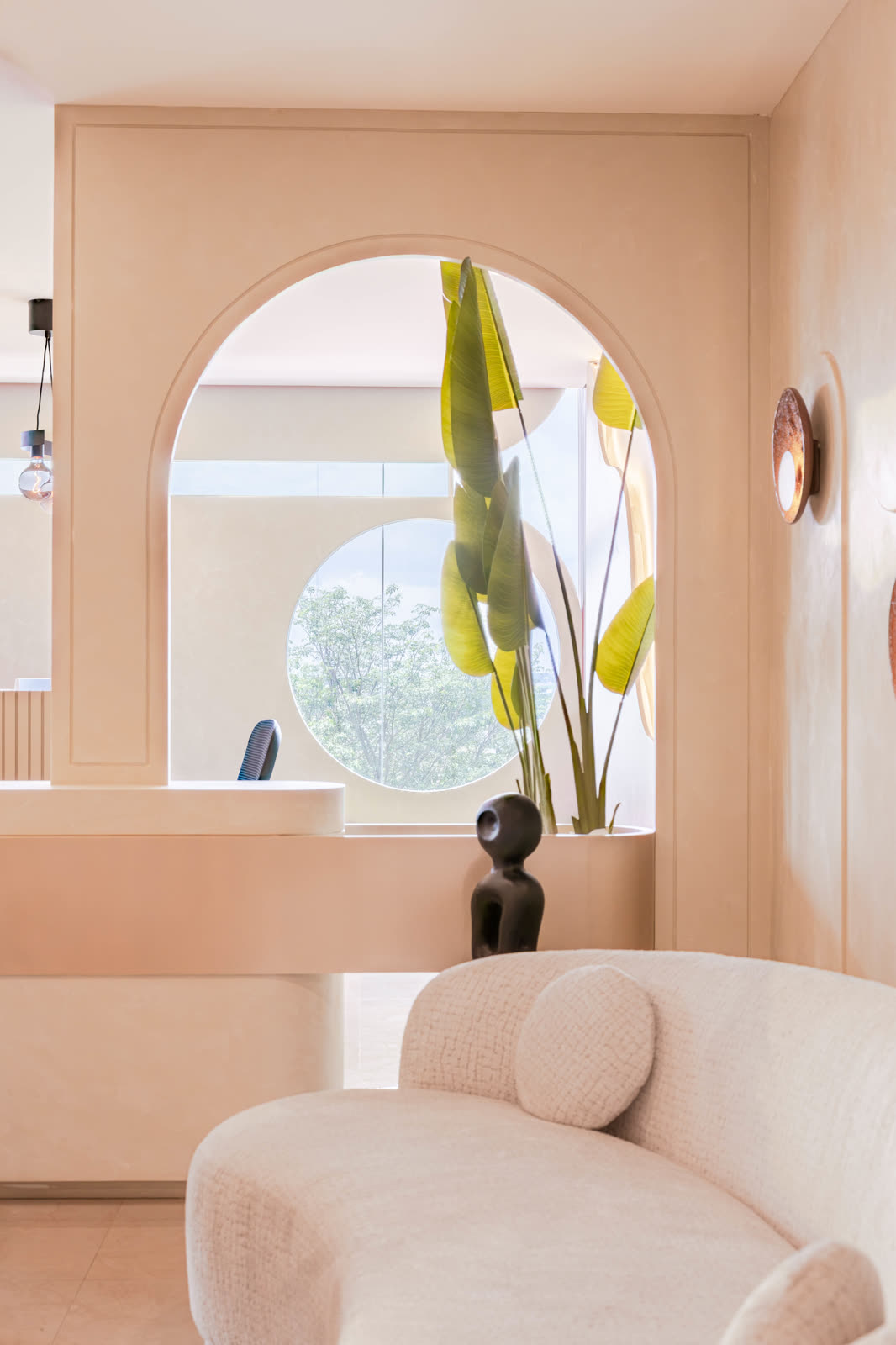 Beige Experience Centre — Accent Niche & Arch — Arched aperture · plant niche