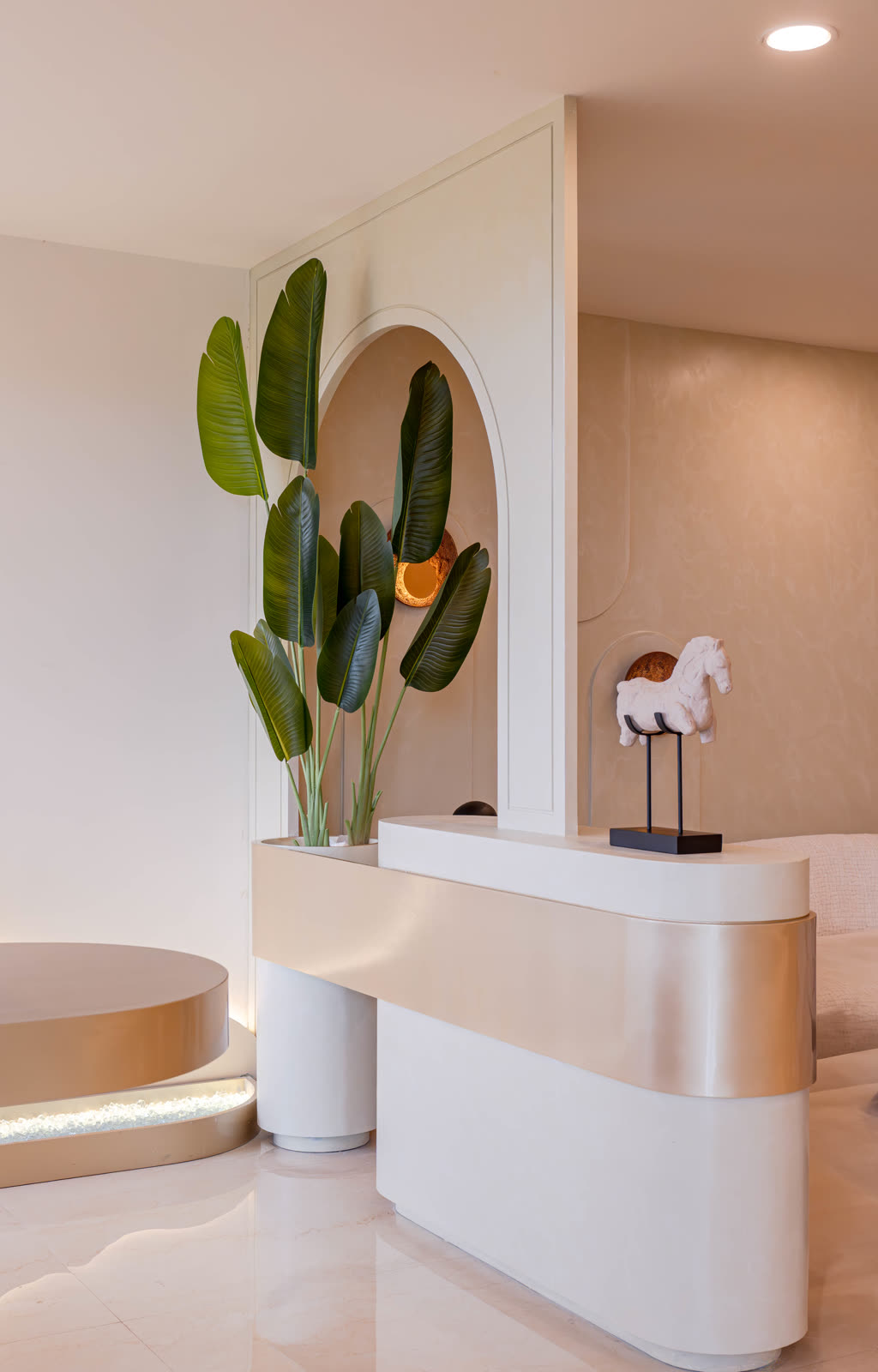 Beige Experience Centre — Accent Niche & Arch — Arched niche · concealed glow
